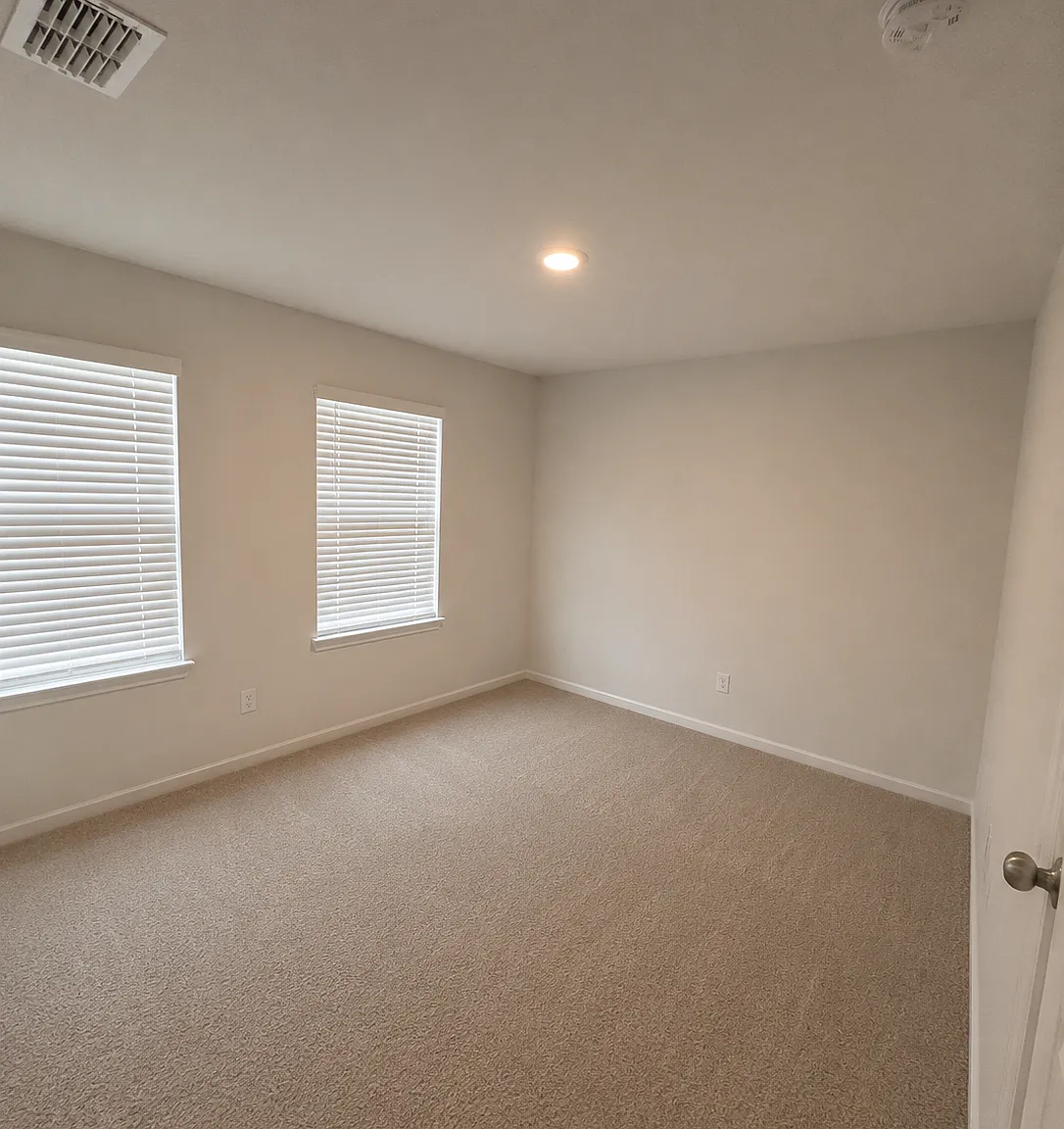 4 bed, 1729 sqft, $2,600 — Photo 4