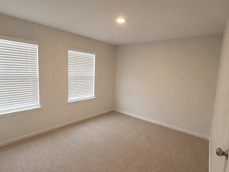 9508 Doverglen Dr — Photo 4