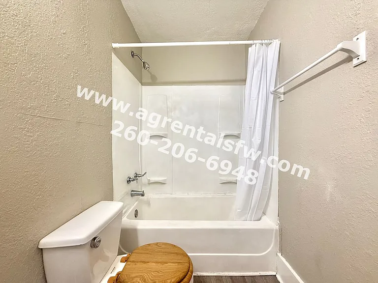 209 S West St — Photo 9