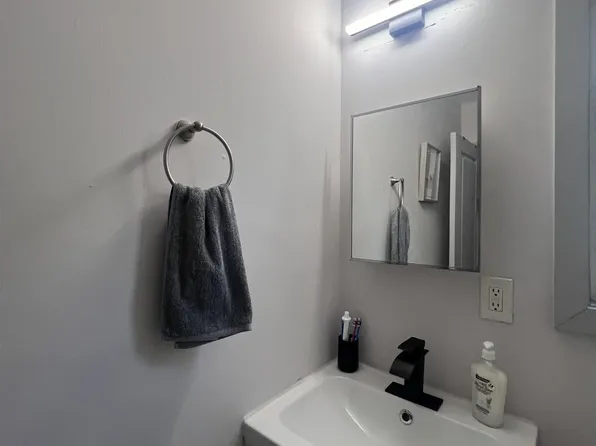 156 Randolph Avenue image 8 of 13