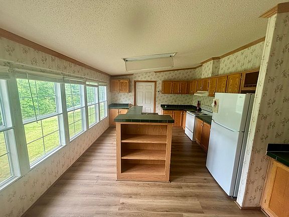 4th image of 430 Thornhill Ln