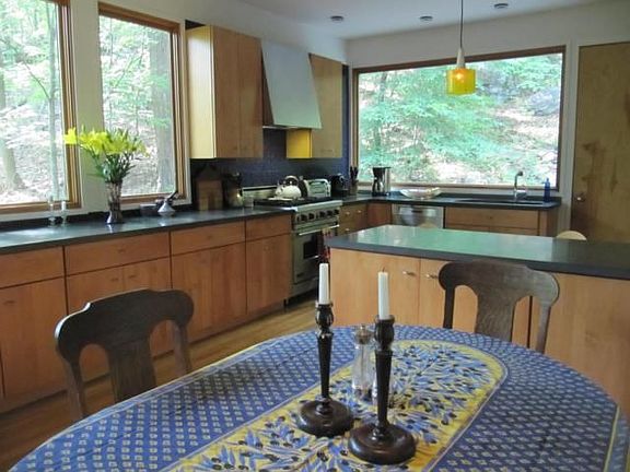 4th image of 16 Beech Farm Ln