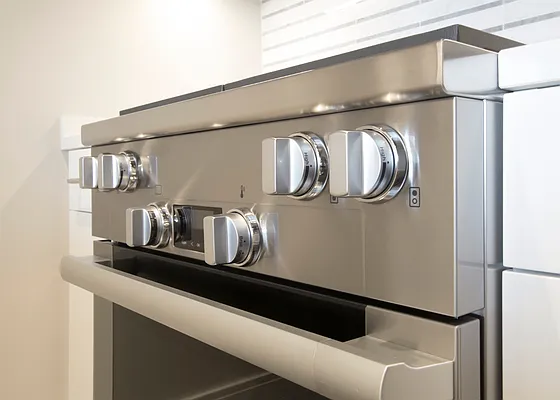 Rented by Extell Marketing Group LLC | media 31