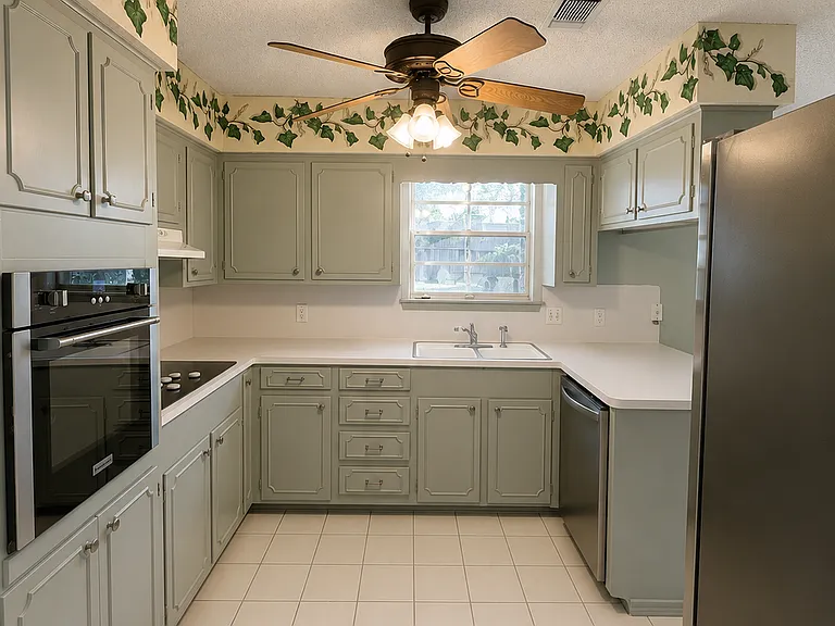652 Birchwood Dr — Photo 3