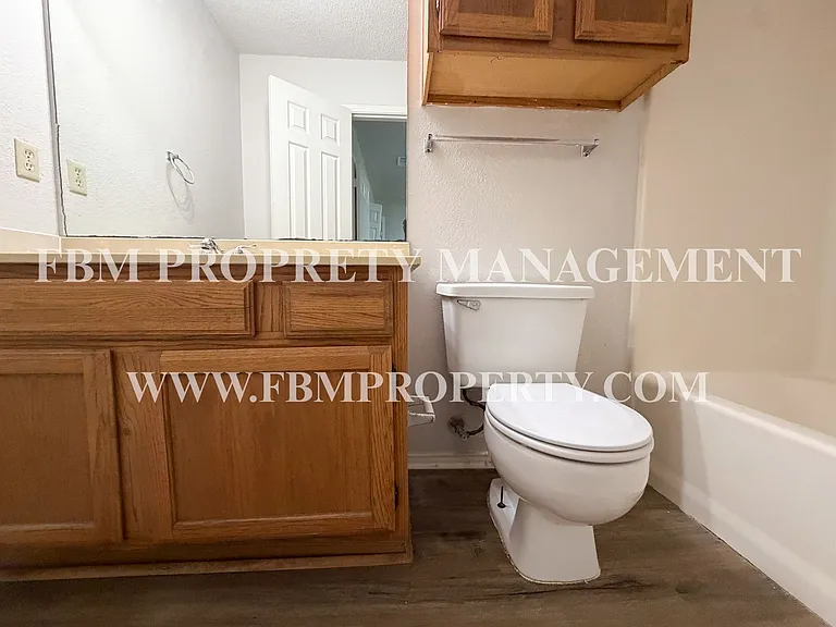 221 Highland Ave #A — Photo 6