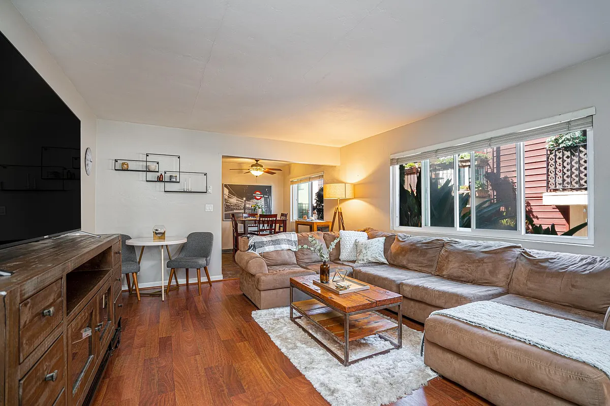 Building Photo - 4154 Louisiana St #2