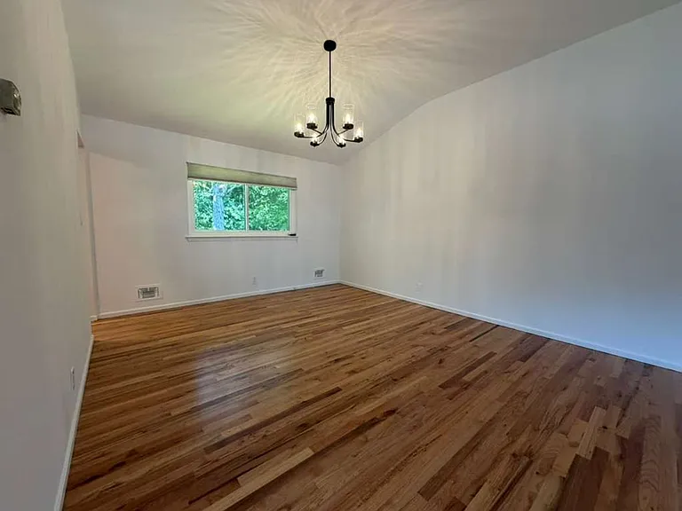 4 Greentree Dr — Photo 8