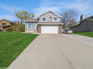 525 Christie Ln, Pleasant Hill, IA 50327