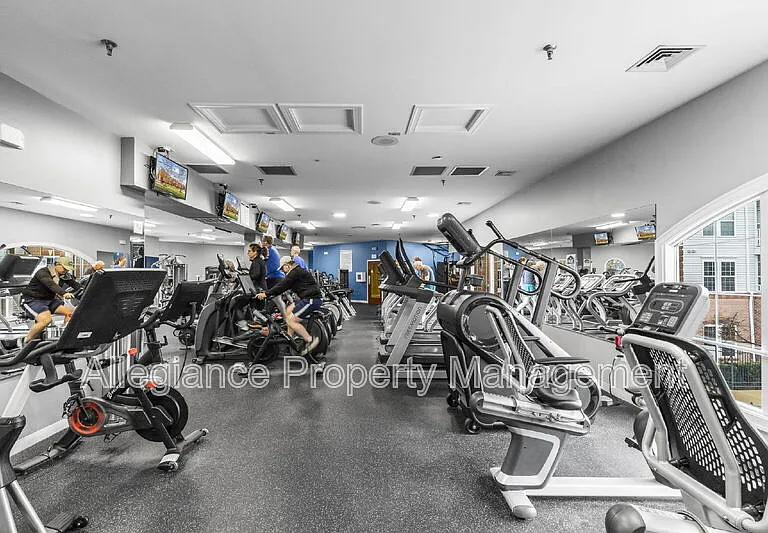 171 Somervelle St #406 — Photo 33