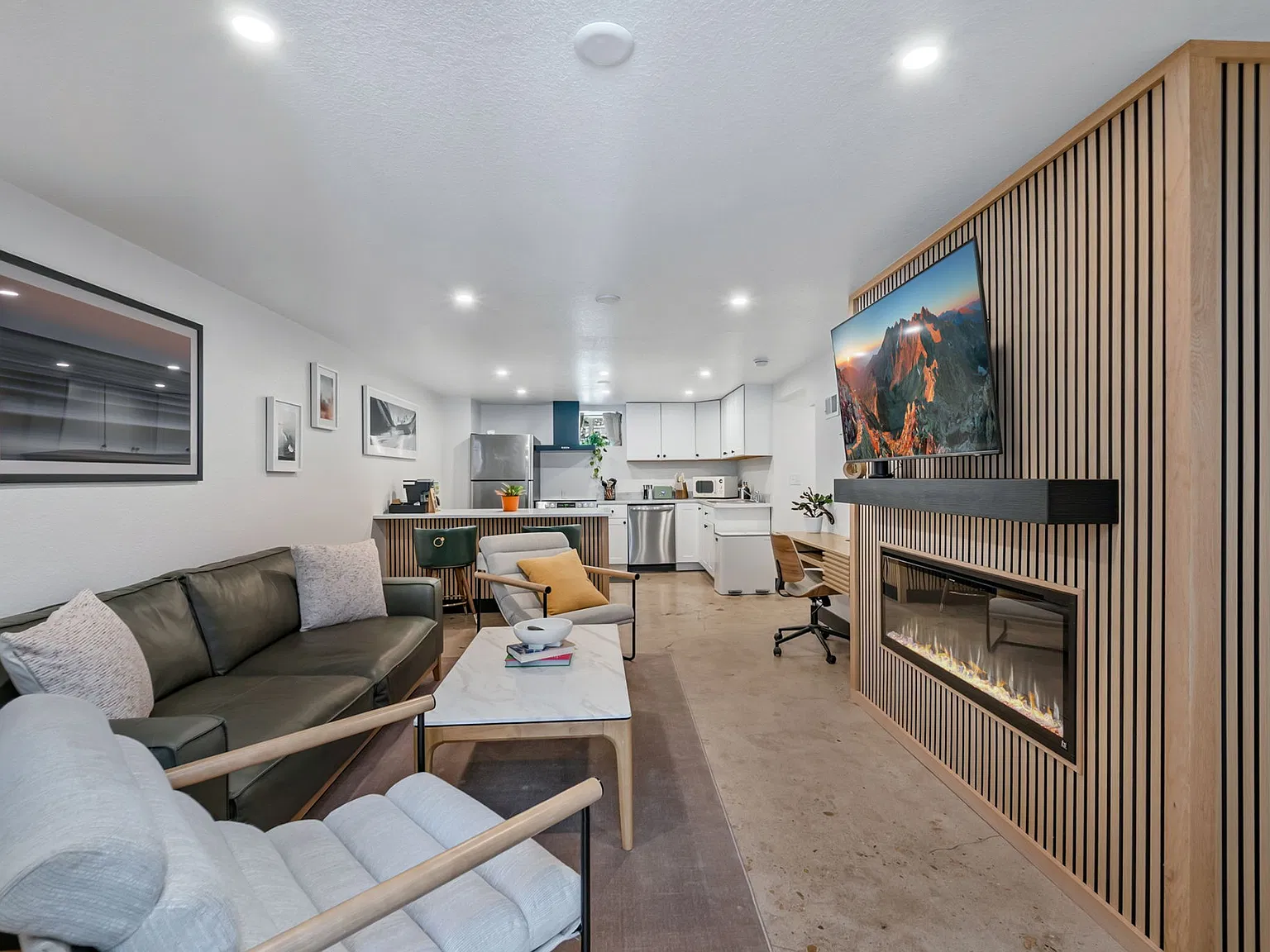2 bed, 1100 sqft, $2,500 — Photo 2