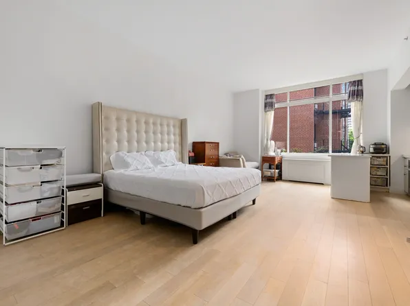 389 East 89th Street image 1 of 10
