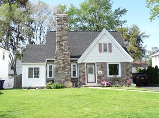 80 Thorncliffe Dr, Rochester, NY 14617