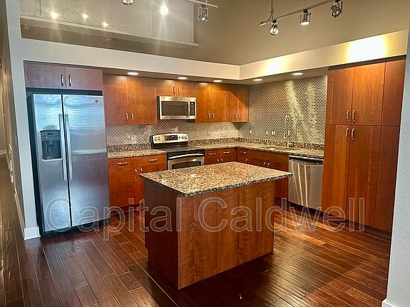 5th image of 1501 W Horatio St APT 115