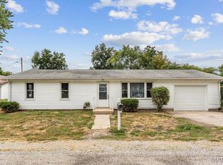 805 E Birch St, New Baden, IL