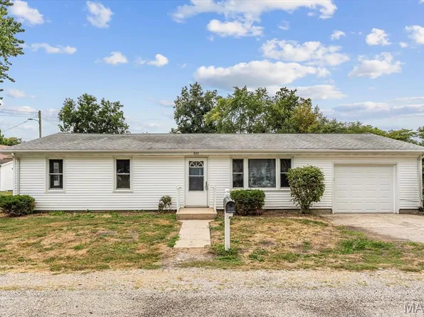 805 E Birch St, New Baden, IL 62265