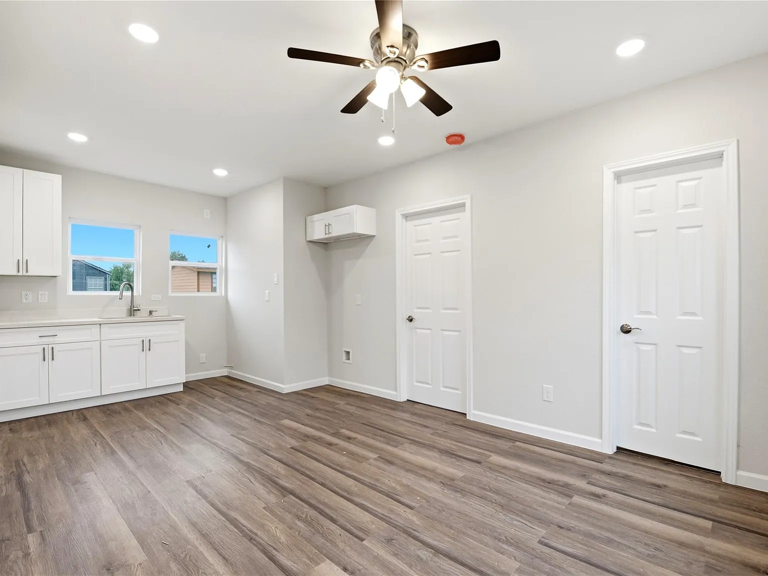 2 bed, 1.0 bath, 900 sqft, $1,200 — Photo 4