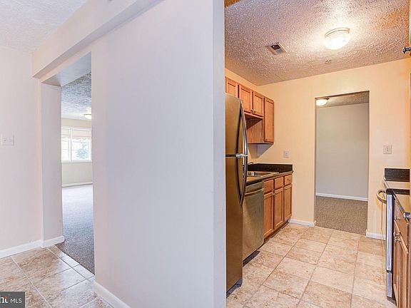 2nd image of 8 Russell Ave Unit 212
