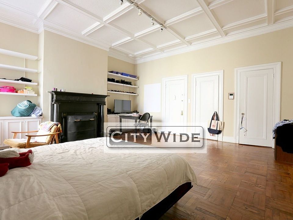 2nd image of 157 E 71st St APT 2R