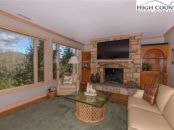 5th image of 659 Clubhouse Dr Unit F-1