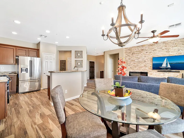 2519 W Myopia Dr — Photo 13