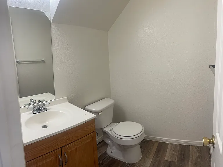 Downstairs 1/2 bath