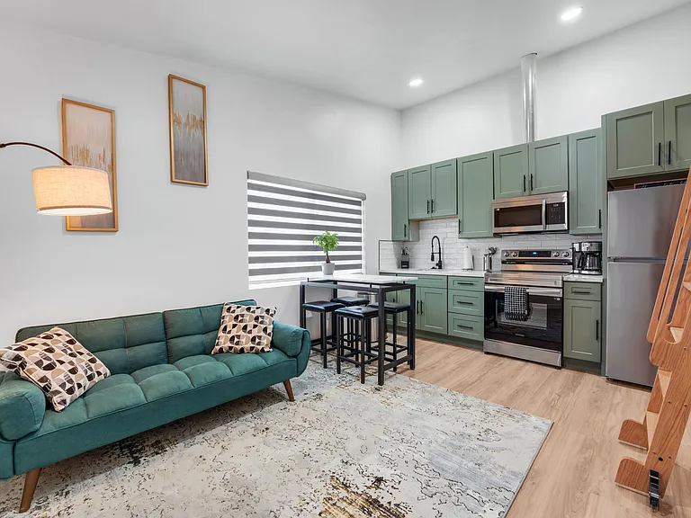 624 Monica Cir #B — Photo 3