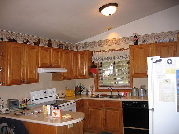 4th image of 216 Gruenwald Ave