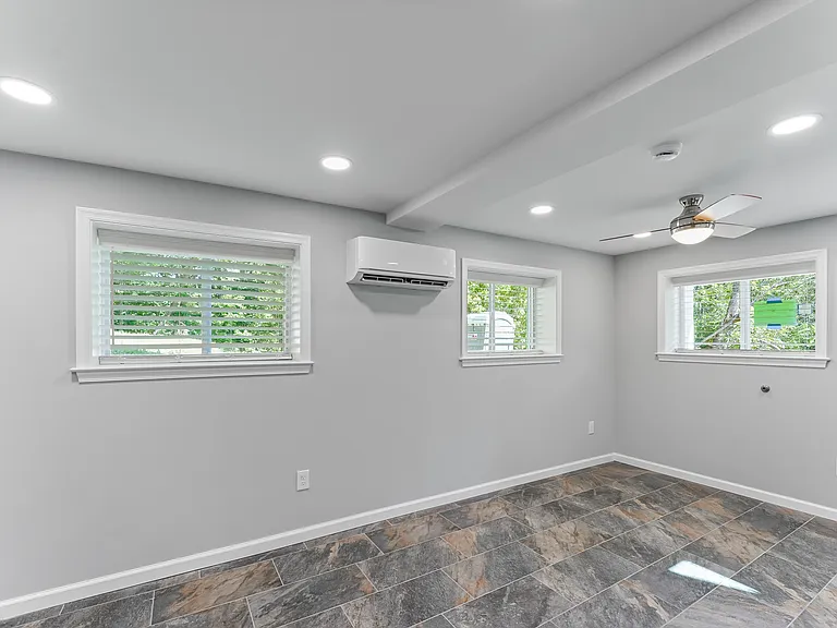 425 E Maple St #2 — Photo 7