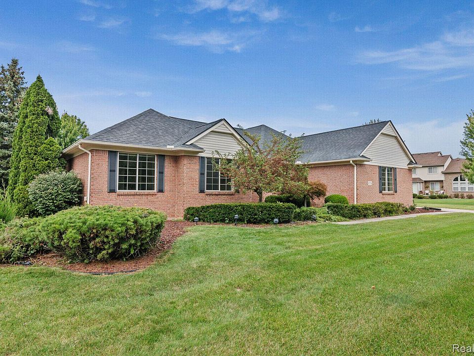1st image of 47716 River Woods Dr