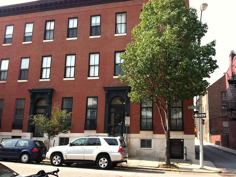 216 W Madison St #2R — Photo 13