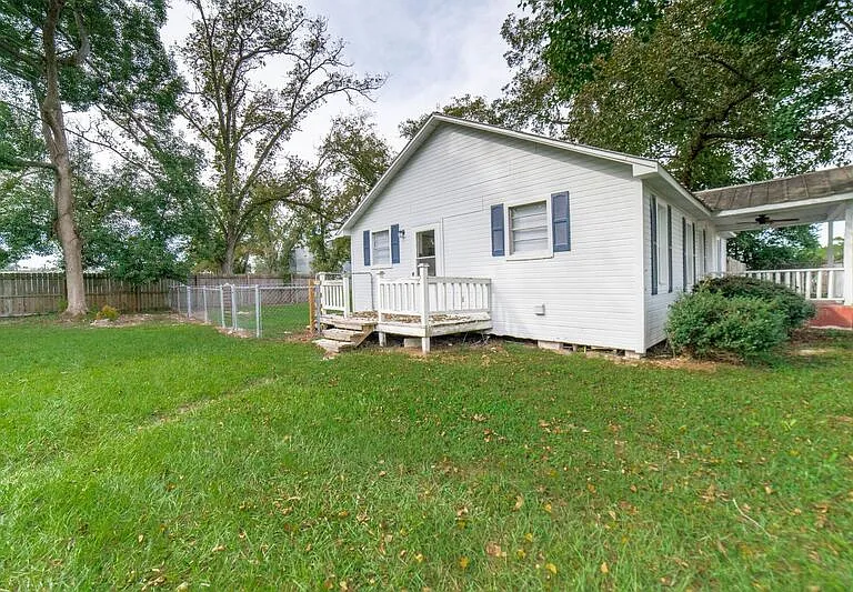 518 Railroad St — Photo 32