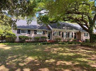 205 N McAllister St, Hemingway, SC 29554