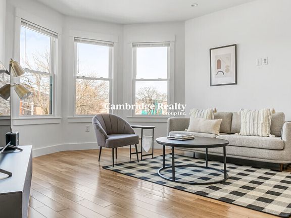 3rd image of 406 Columbia St #3T