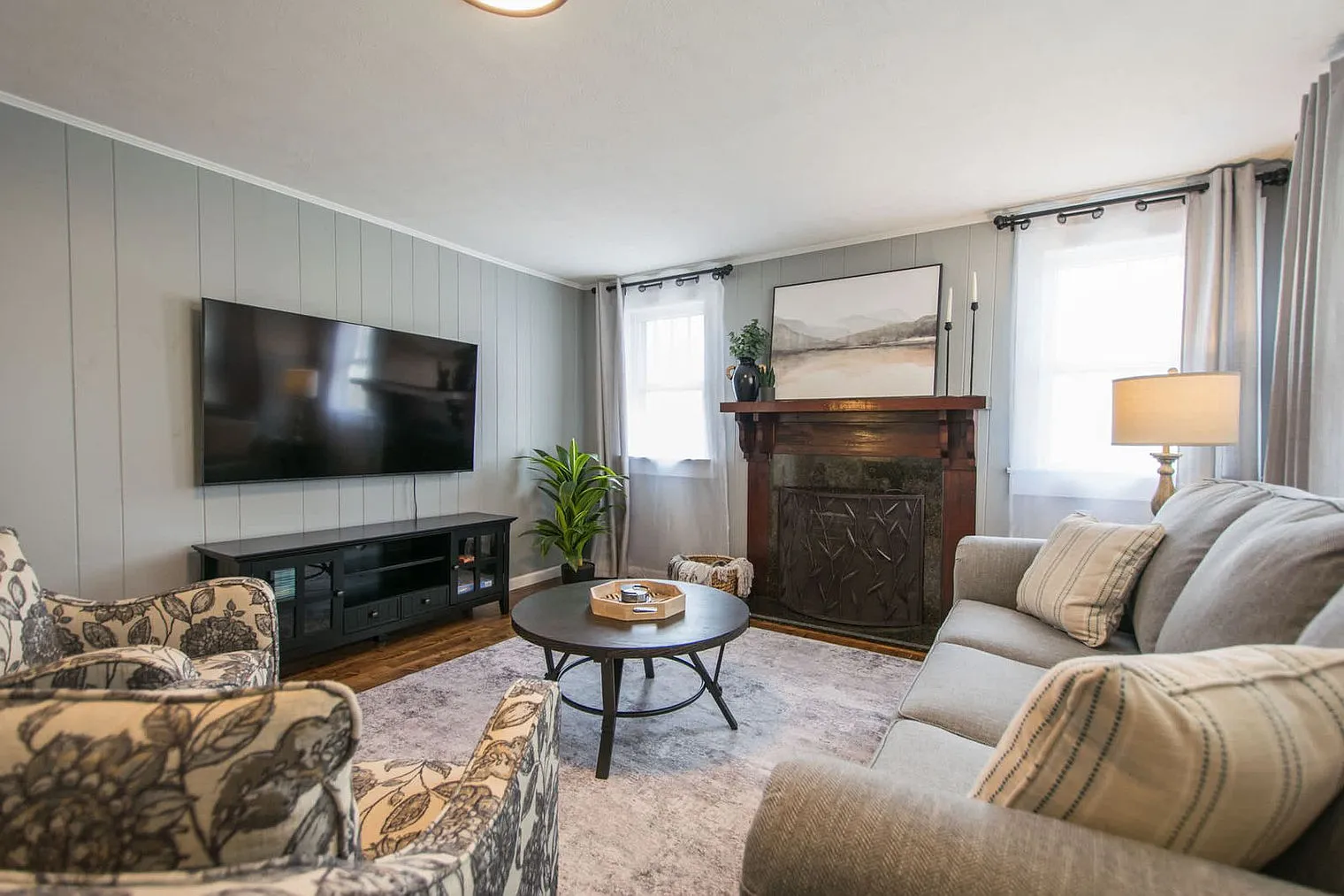 3 bed, 1.0 bath, 1108 sqft, $3,056 — Photo 4