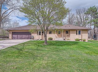60 Eileen Cir, Burnsville, MN 55306