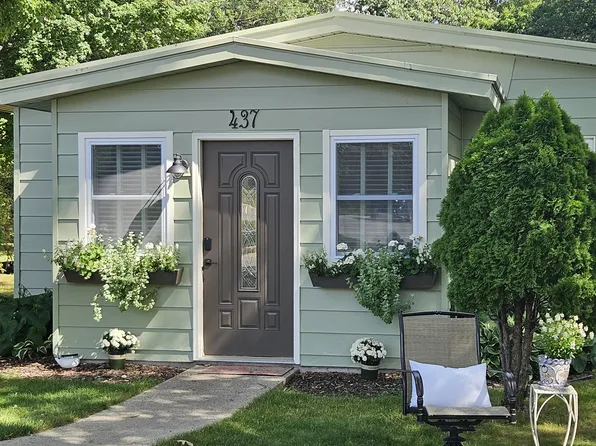 437 Fair St, Traverse City, MI 49686