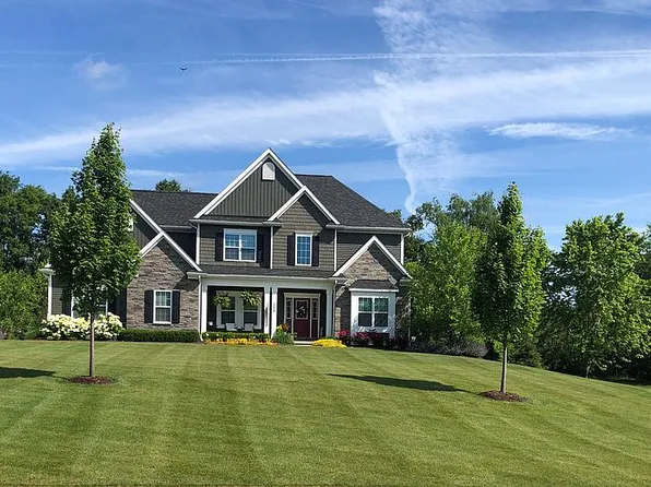 359 Abby Brook Ln, Howell, MI 48843