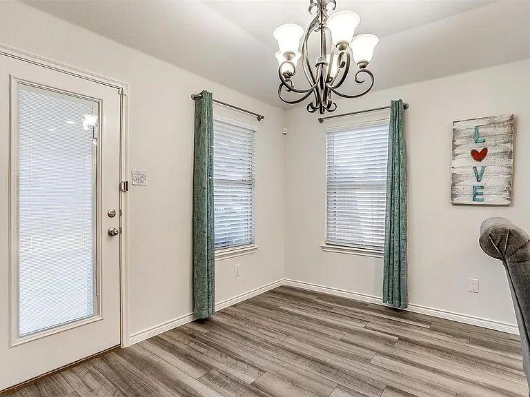 3309 Comal Dr — Photo 12