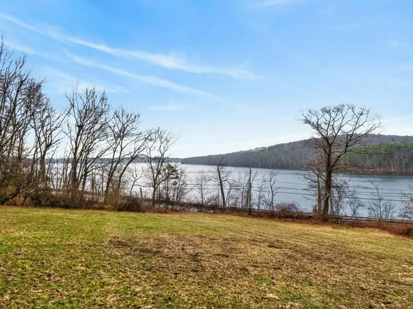 1785 Great Pond Rd, North Andover, MA 01845