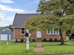 105 Henry Ave, Sykesville, MD 21784