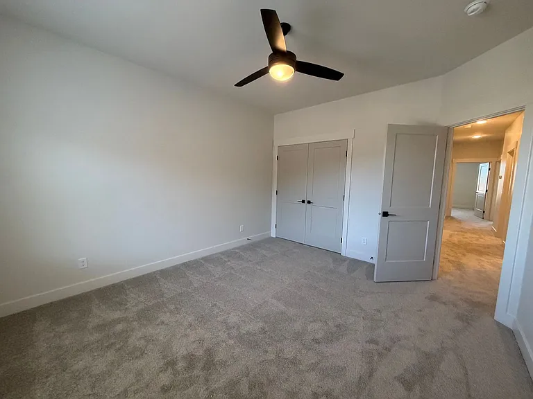 602 E Hemsworth Ln — Photo 31