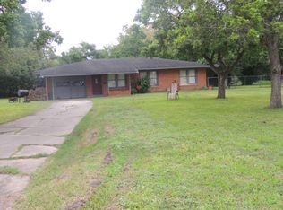 1410 Springwood Ln, Port Lavaca, TX 77979