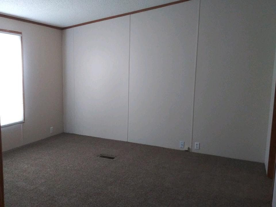 2nd image of 133 Applewood Ct