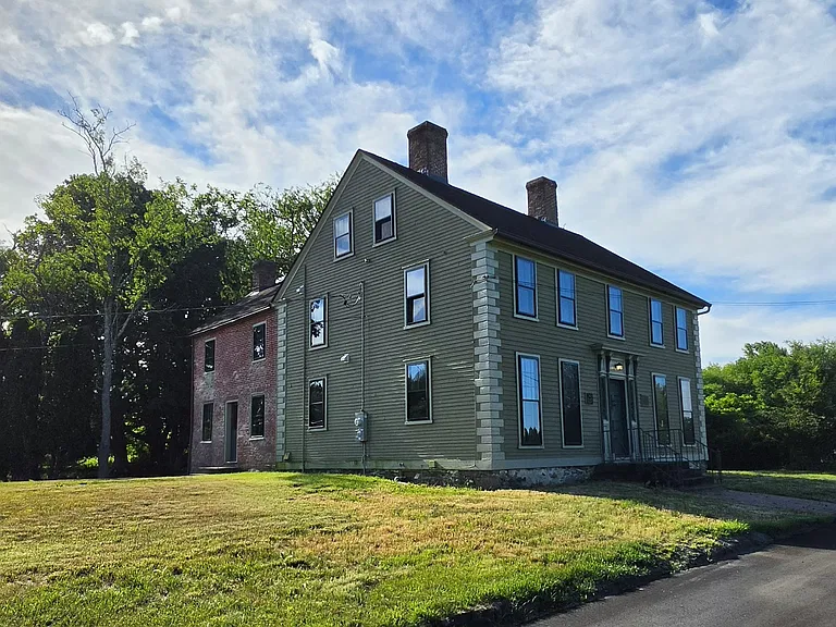 166 Old Providence Rd — Photo 1