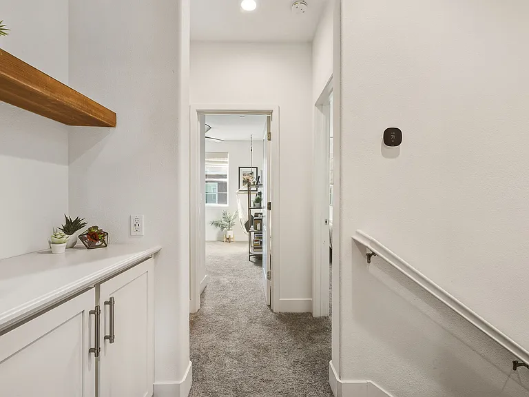 1304 Bloom Ln — Photo 31