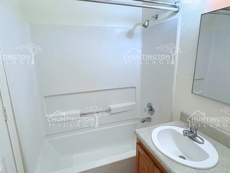 713 Olmstead St — Photo 4