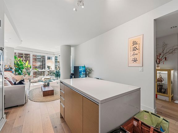 3rd image of 77 Hudson St APT 1509