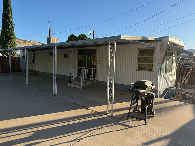 2411 Ronita Ln — Photo 2