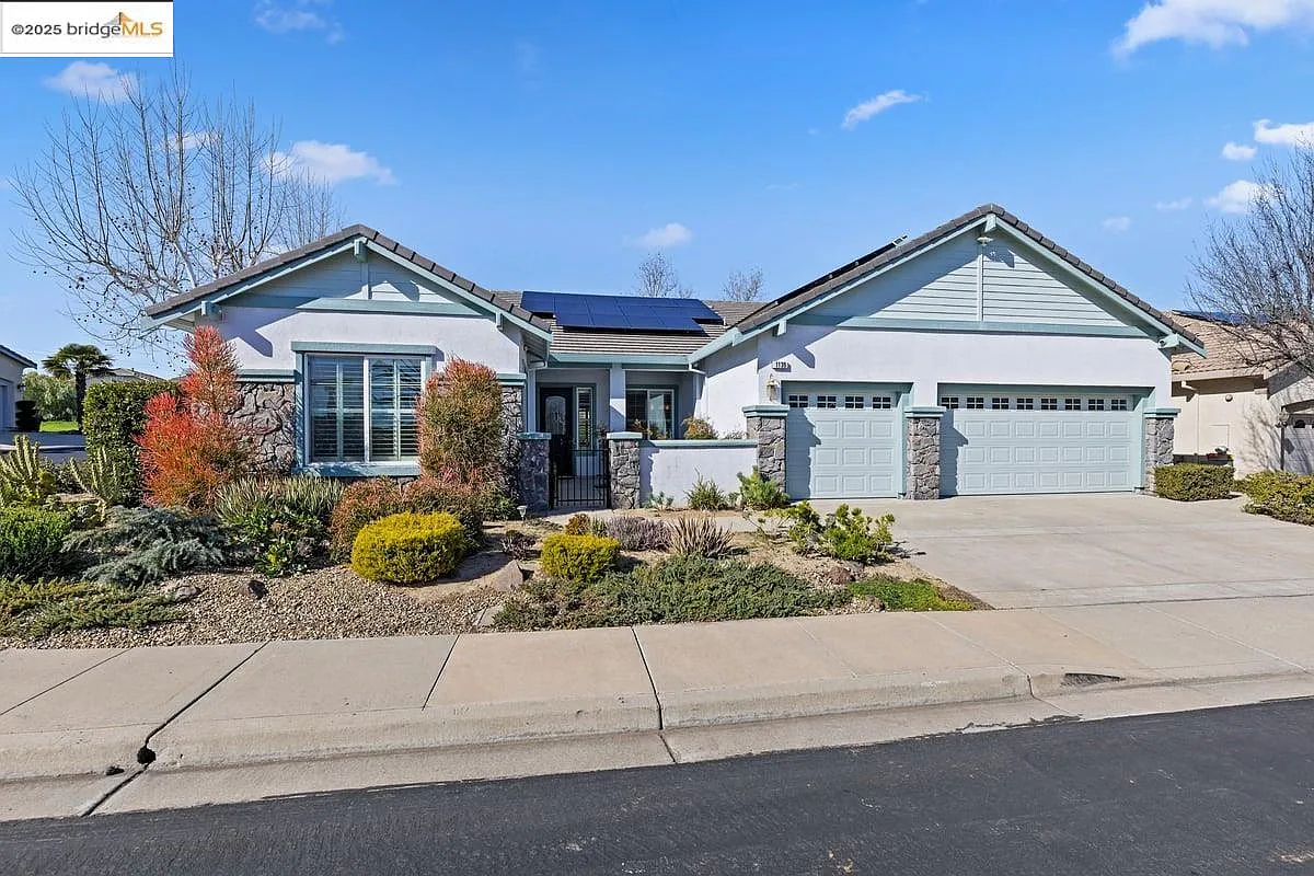 1139 Burghley Ln photo 1