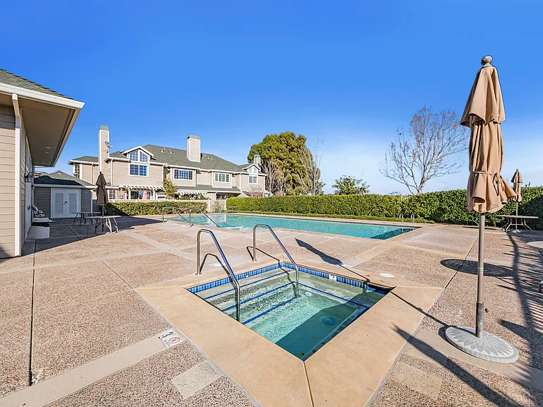 376 Treasure Island Dr — Photo 4